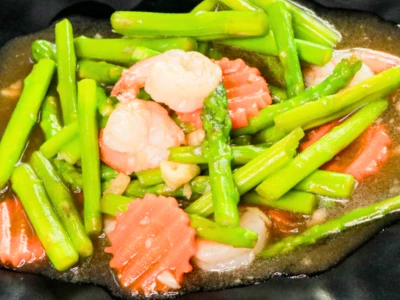 หน่อไม้ฝรั่งผัดกุ้ง - Asparagus with Prawns