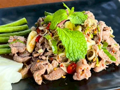 พล่าเนื้อโคขุน - Spicy Sliced Beef Salad