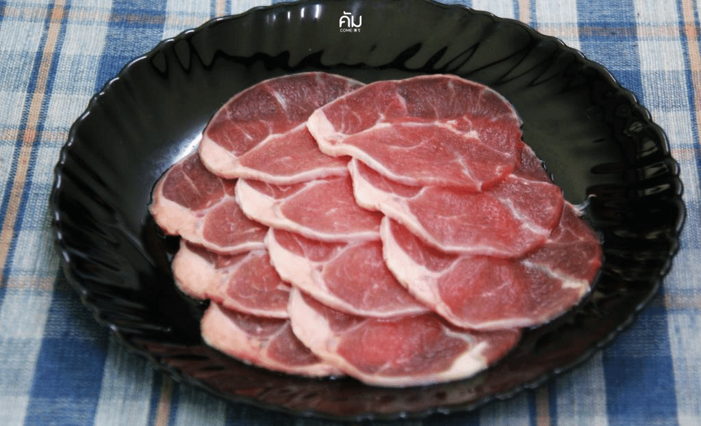 โคขุนโพนยางคำ-Pon-Yang-Kham-Beef-on-plate-2