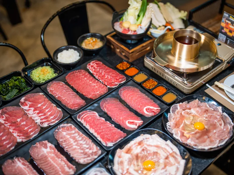 เนื้อโคขุนโพนยางคำลายหินอ่อนย่างบนเตา เมนูเด็ดของร้านคัม