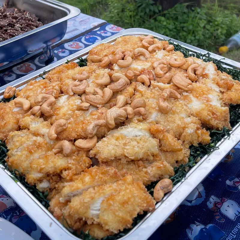กับข้าวถาดเมนูไก่ทอดซอสครีมมะนาว อาหารจัดเลี้ยงยอดนิยม ร้านคัม ขอนแก่น